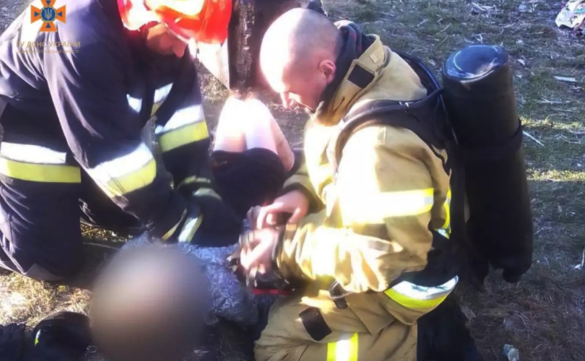 У Синельниківському районі рятувальники намагалися реанімувати жертву пожежі