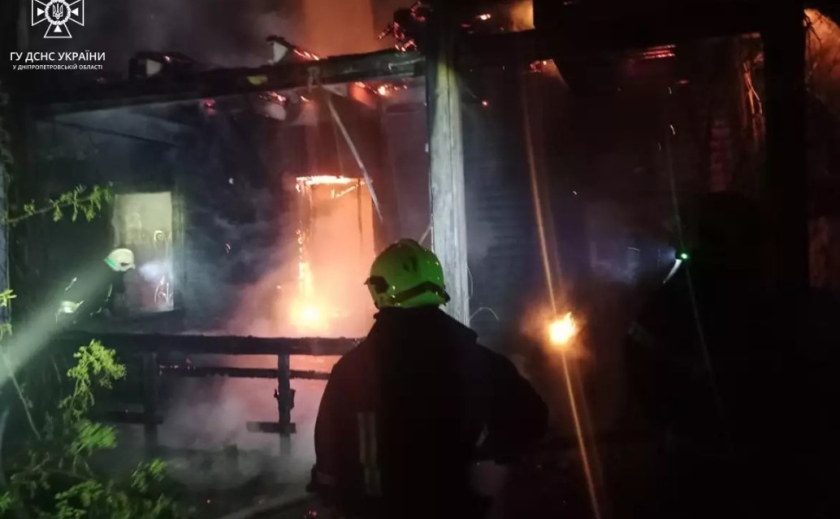 У Першотравенську вогнеборці ліквідували пожежу в будівлі, що не експлуатується