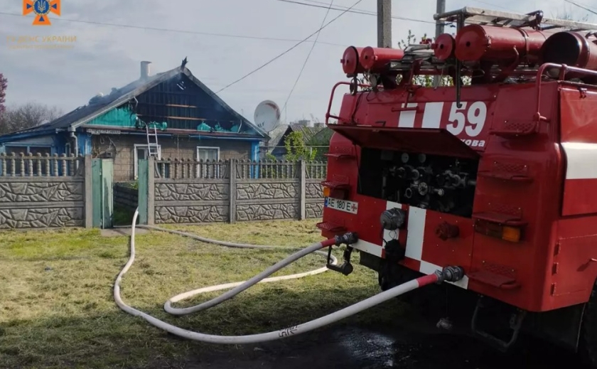 У смт Межова Синельниківського району під час пожежі постраждав чоловік