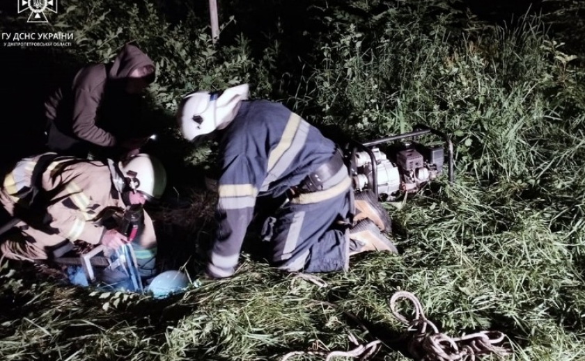 Впав у резервуар з водою: у Синельниківському районі рятувальники витягли тіло хлопчика