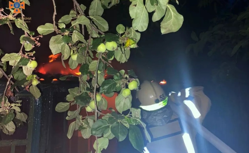 Отруївся продуктами горіння: у Синельниківському районі внаслідок пожежі постраждав чоловік