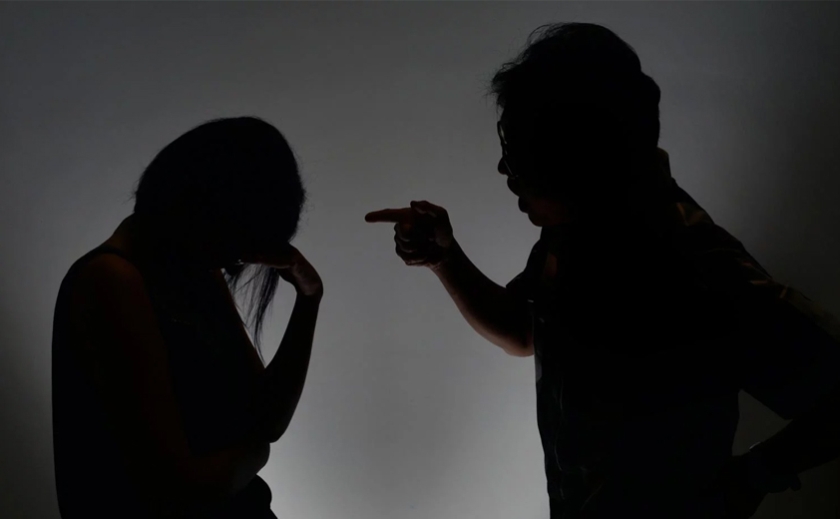 Систематично вчиняв домашнє насильство: на Синельниківщині оголосили про підозру 57-річному кривднику