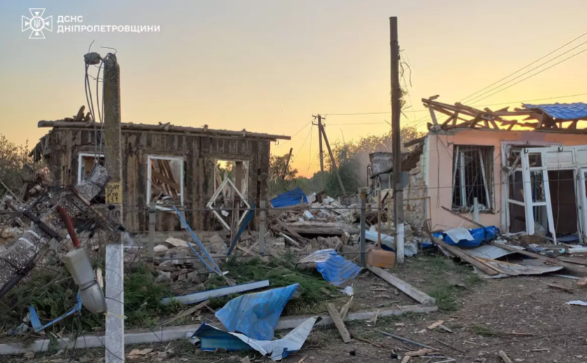 Внаслідок ворожої атаки на Дніпропетровщині постраждав рятувальник разом зі своєю дружиною