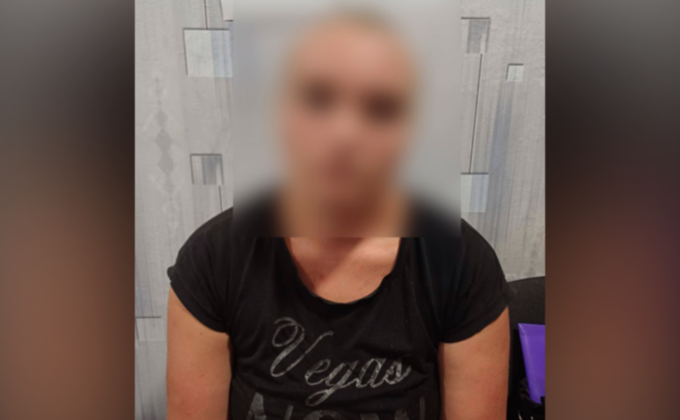 У Синельниківському районі 21-річна містянка вкрала гроші з банківської картки
