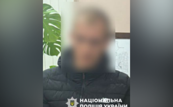 Поліцейські м. Синельникове повідомили чоловікові про підозру у вбивстві жінки