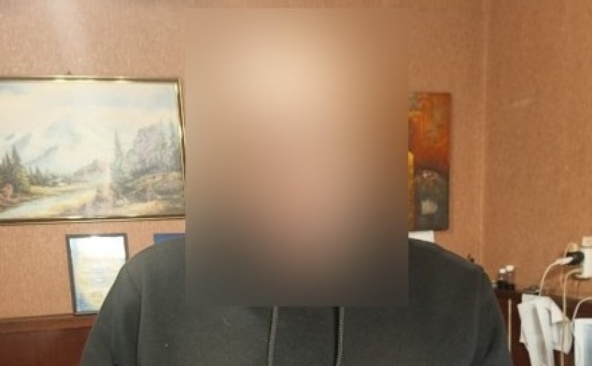 Поліцейські м. Синельникове викрили наркозбувача