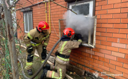 На пожежі у м. Синельникове загинула 86-річна жінка