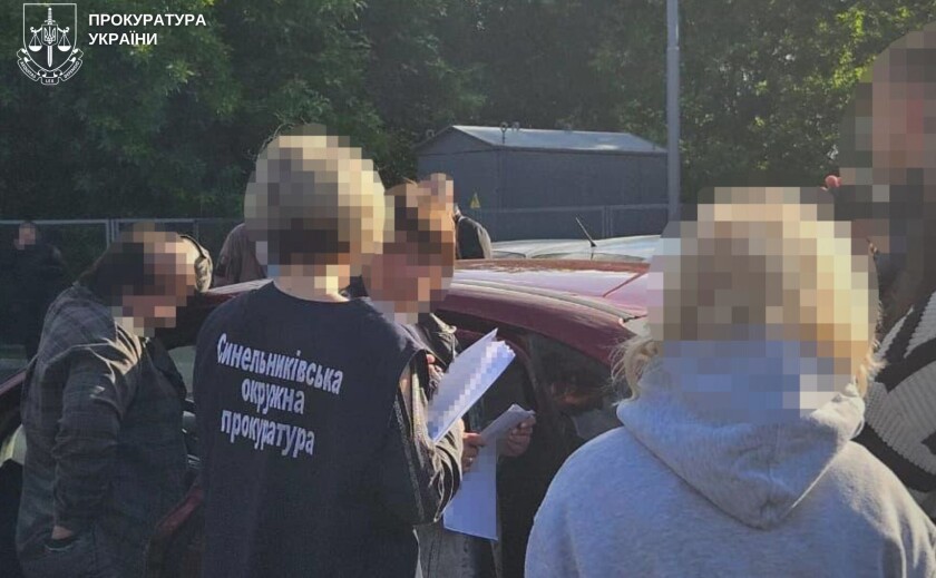 На Дніпропетровщині викрито сестер-близнючок, які допомагали військовозобовʼязаним оформлювати інвалідність за 4000$
